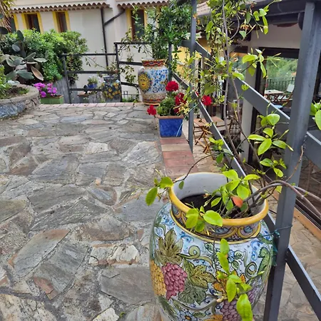 Hotell Borgo San Francesco Gioiosa Marea